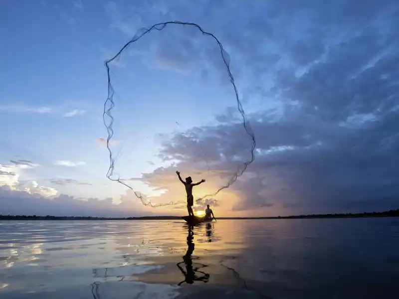 Auf unserer Reise für Singles und Alleinreisende verbringen wir immer wieder Zeit am und auf dem Wasser.