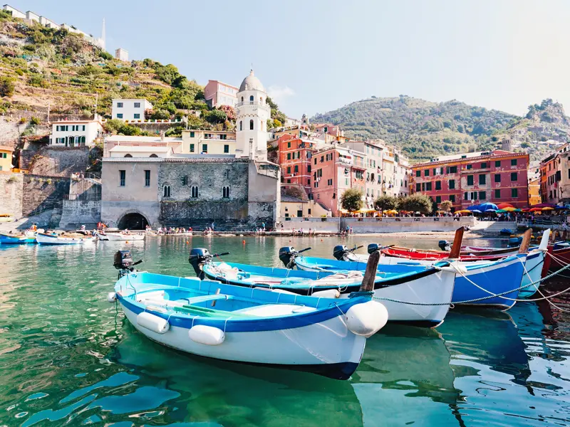 Das Wort "Malerisch" könnte hier erfunden worden sein: in Vernazza, einem der hübschen Orte der Cinqueterre, die wir auf unserer smart&small-Reise besuchen