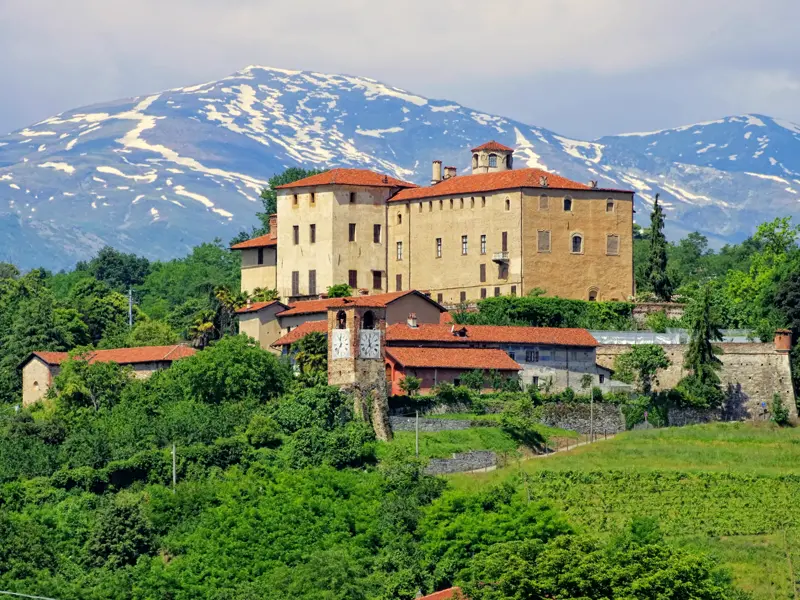 Auf unserer smart&small-Reise durchs Piemont besuchen wir Saluzzo und das Castello della Manta an den Ausläufern der Seealpen.