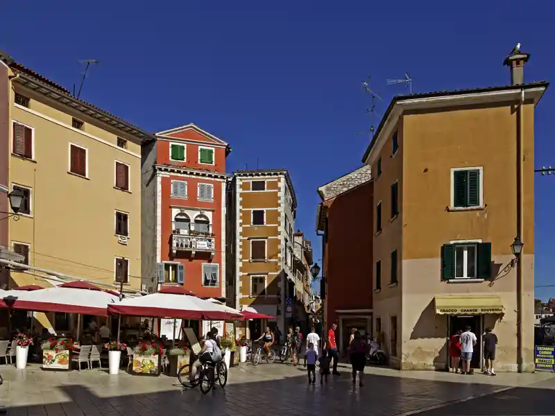 Auf unserer Triest- und Istrien-Reise finden Sie Zeit zum Flanieren durch die charmanten alten Städtchen - wie hier in Rovinj.