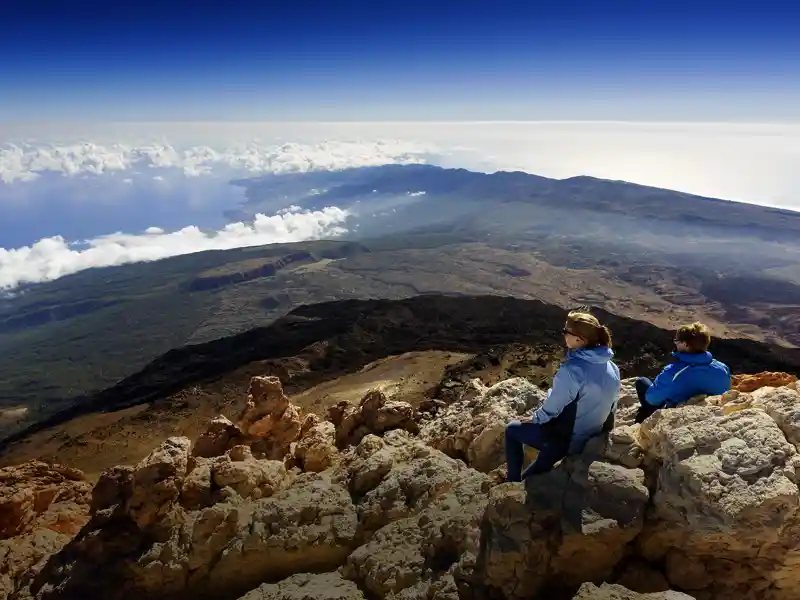 Auf unserer smart & small-Rundreise fahren wir - wenn es das Wetter zulässt - auf Teneriffa mit der Seilbahn auf den Gipfel des Teides und genießen die Aussicht auf die Canadas del Teide an seinem Fuße.