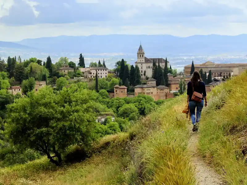 Die Alhambra in Granada aus einer ungewöhnlichen Perspektive erleben ¿ auf Ihrer smart & small-Rundreise durch Andalusien.