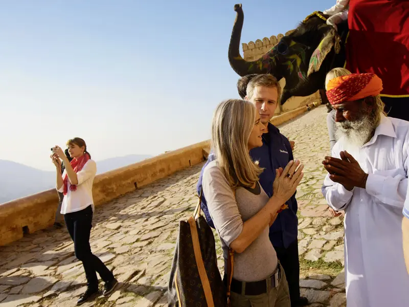 Beim Besuch von Amber Fort wird ihr Reiseleiter sie perfekt führen und, wenn möglich mit den Elefantenführern ins Gespräch bringen. Elefanten reiten werden sie aus Tirschutzgründen keinesfalls.