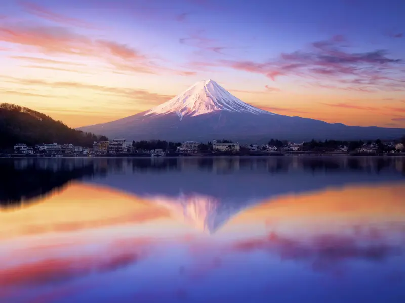 Auf dieser 14-tägigen Studienreise mit Muße durch Japan übernachten Sie gleich zweimal am Fuße des heiligen Berges Fuji-san.