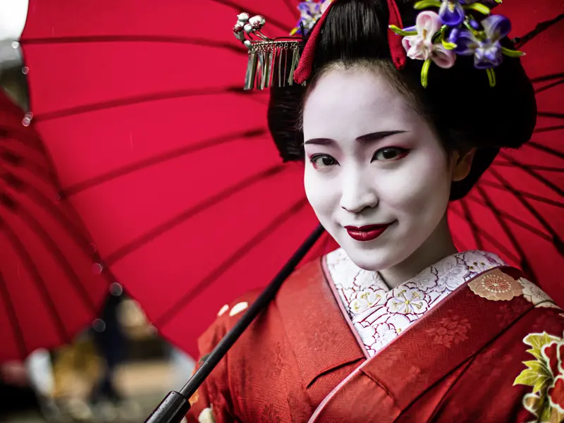 Auf unserer Studienreise durch Japan treffen wir in Kyoto eine echte Geisha - ein beeindruckendes Erlebnis.