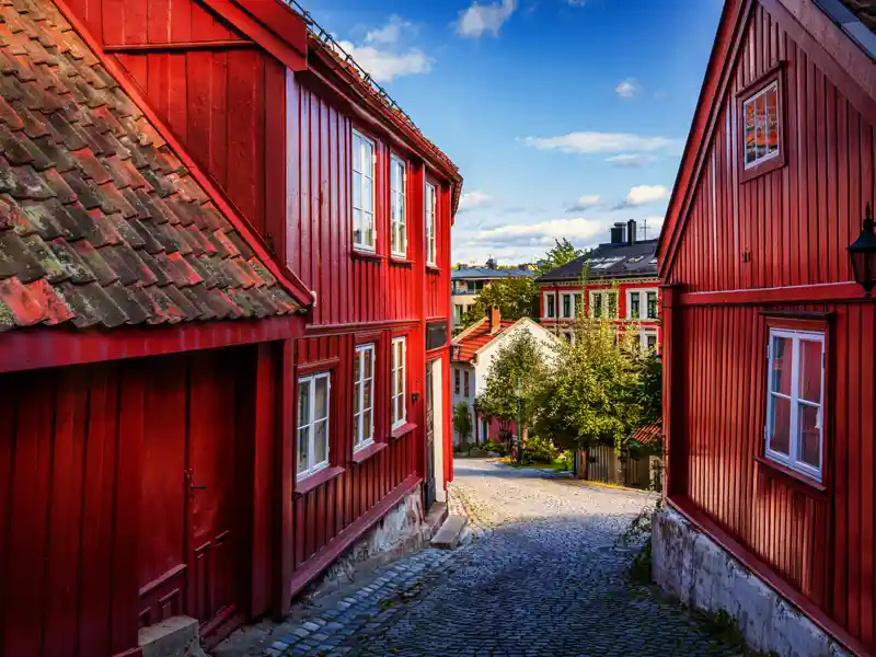 In der Damstredet findet man in Oslo auch noch typische alte Holzhäuser. Eine der vielen Sehenswürdigkeiten auf der CityLights-Reise nach Oslo.