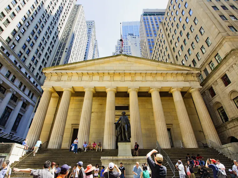 Auf unserer New-York-Städtereise besichtigen wir natürlich auch die Wall Street mit dem Federall Hall National Memorial.