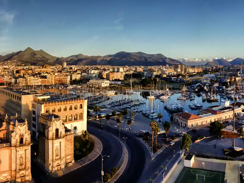 Unsere Studienreise auf die Insel Sizilien beginnt in Palermo, wo wir drei Nächte verbringen und die Stadt entdecken.