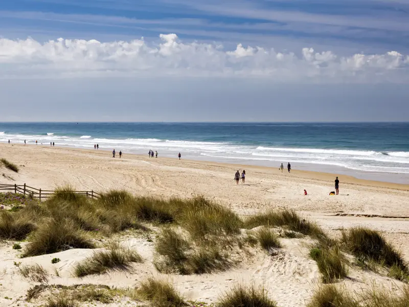 Conil, das freundliche Küstenstädtchen, heute ein beliebter, aber noch nicht überlaufener Badeort an der Costa de la Luz, der Küste des Lichts, ist eine Station auf unserer Rundreise für Singles und Alleinreisende nach Andalusien.