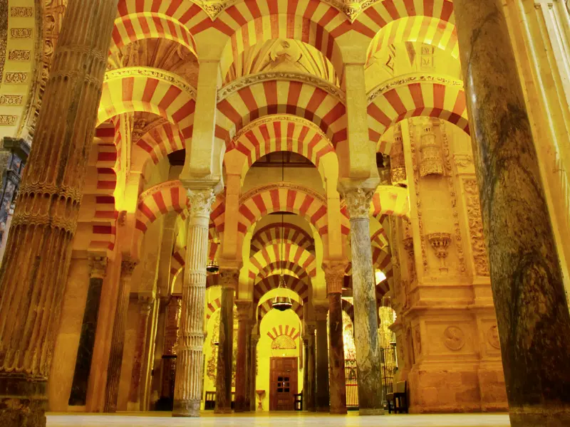 Unsere Rundreise durch Andalusien führt uns auch zur berühmten Mezquita in Córdoba, einst Hauptmoschee der Kalifen.