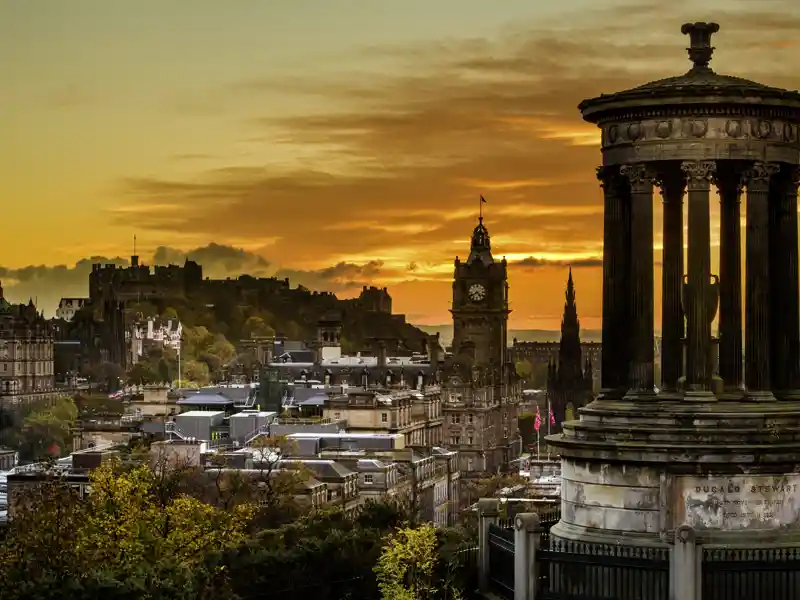 In der Hauptstadt von Schottland, in Edinburgh, beginnt unsere Reise durch Schottland. Fontane nannte sie "Stadt der sieben Hügel".