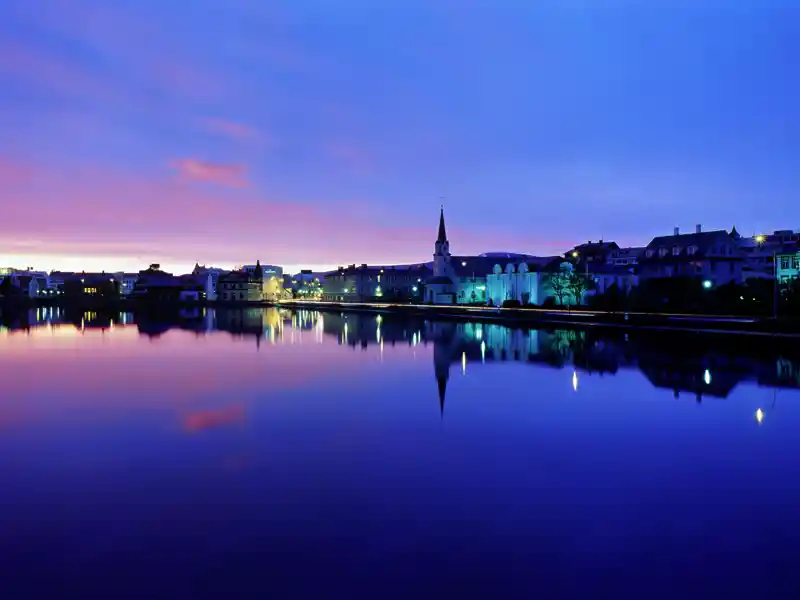 Während unserer Singlereise durch Island erkunden wir die Hauptstadt Reykjavik.