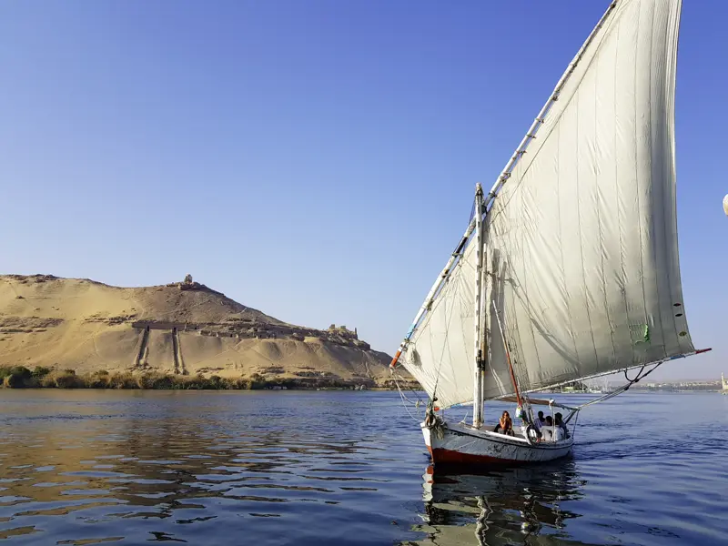 Auf dieser neuntägigen family-Reise nach Ägypten unternehmen wir auch eine Segelbooftahrt auf dem Nil.