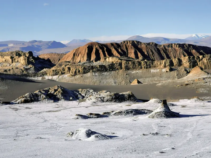 Auf unserer Studienreise durch Chile  besuchen wir die Atacamawüste - eine Mondlandschaft aus Salz.