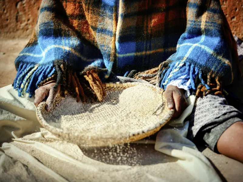 Unterwegs im Südlichen Afrika sammeln wir viele Eindrücke in der schönen Natur der Länder, begegnen aber auch den Menschen in ihrem Alltag.