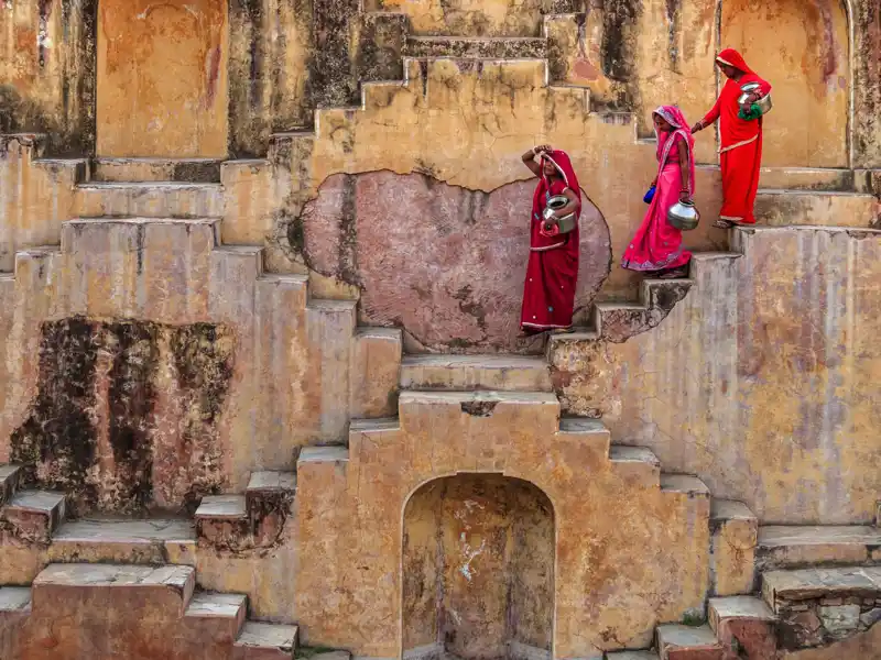 Auf unserer Rajasthanreise mit Flair besuchen wir  in Bundi auch einen der vielen Stufenbrunnen.