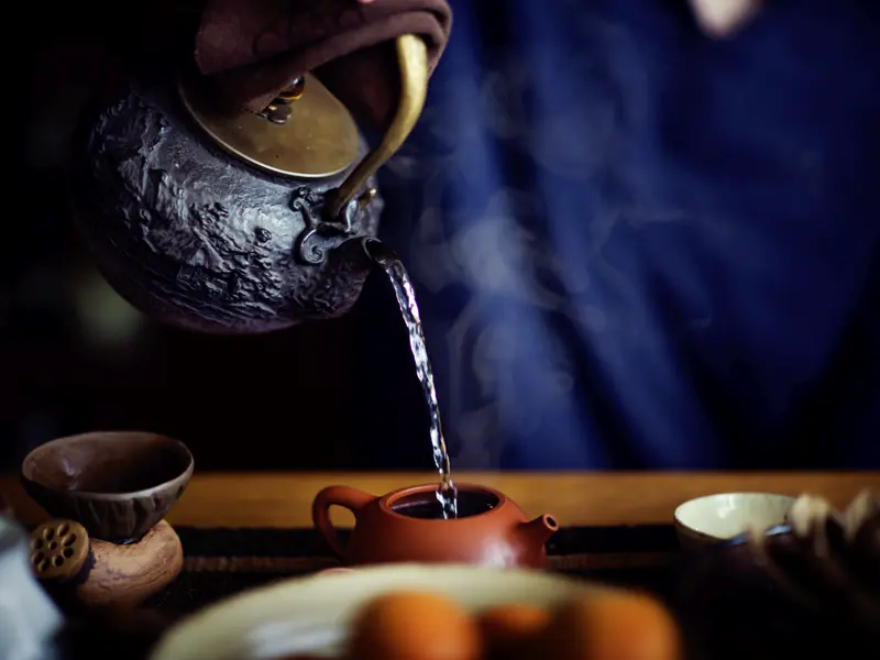 Auf dieser Studienreise durch China haben Sie auch immer wieder Gelegenheit, chinesische Teesorten wie Oolong oder Jadebrunnentee zu kosten.