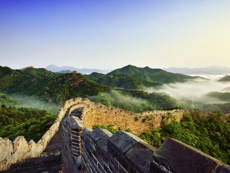 Die Große Mauer nördlich von Beijing steht gleich am Anfang der Reise auf dem Programm unserer Studienreise nach China.