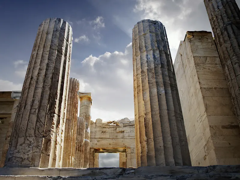 Das historische Zentrum mit der Akropolis in Athen steht zum Abschluss unserer umfangreichen Studienreise auf unserem Programm.