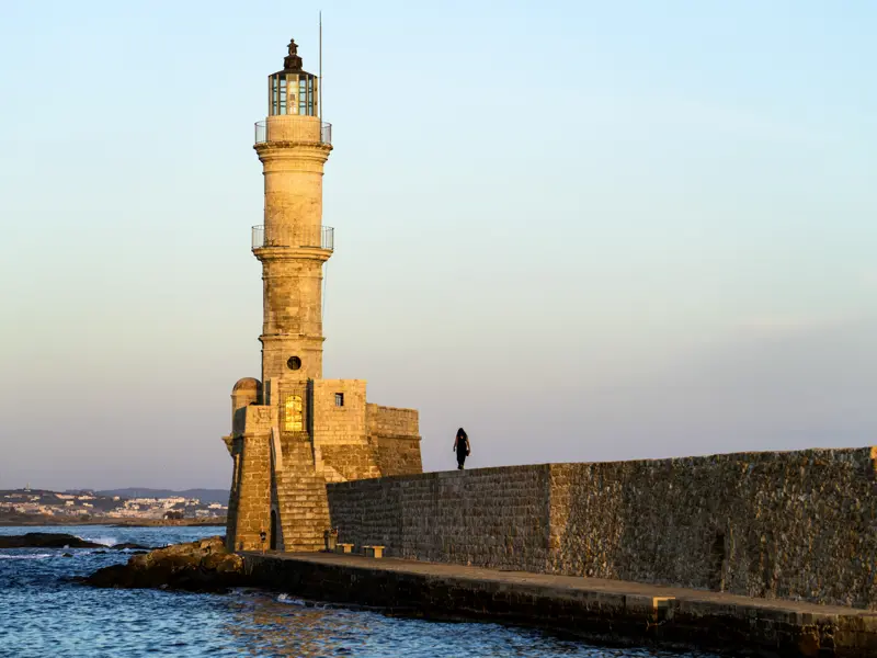 Bei der Studienreise nach Kreta besuchen wir auch Chania. Die Stadt umgibt ein besonderer Flair aufgrund des venezianischem Erbes.