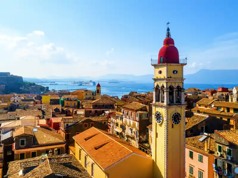 Auf unserer Rundreise auf Korfu sehen wir Kerkyra, Korfu-Stadt, die Hauptstadt der Insel.