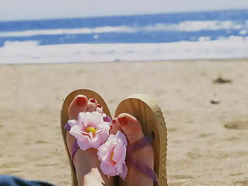 Auf unserer Rundreise unternehmen wir eindrucksvolle Wanderungen auf den Kykladeninseln und entspannen danach im Meer und am Strand.