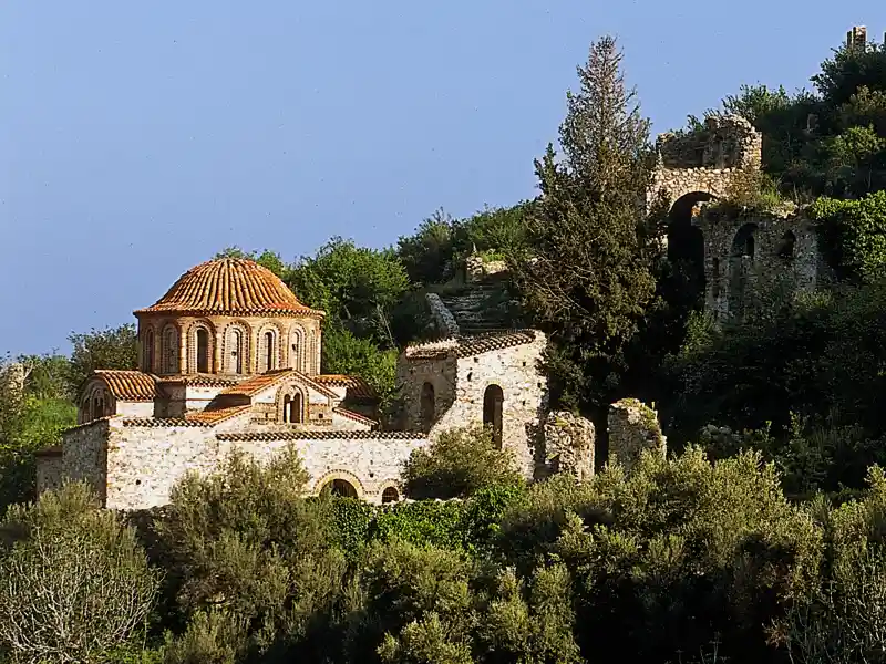 Auf dieser Studienreise mit Muße erleben Sie die Ruinenstadt Mistra im Herzen des Peloponnes.