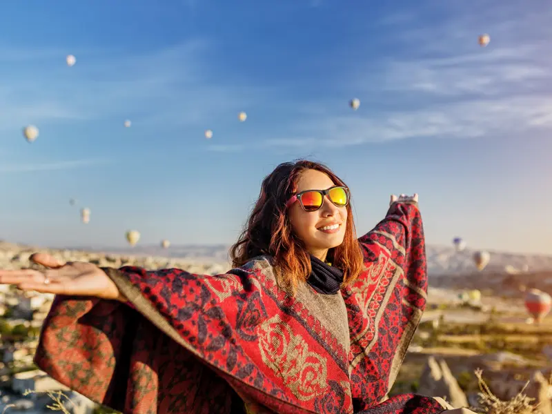 Für unsere achttägige Studienreise ins Märchenland der Feenkamine können Sie einen frühmorgendlichen Ausflug zubuchen: Mit dem Heißluftballon geht es hoch über das Traumland Kappadokien.