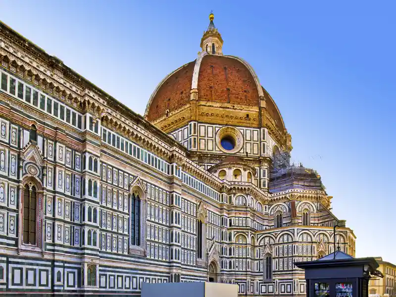 Der Mittelpunkt der Florentiner Welt: Brunelleschis Domkuppel. Warum dieser Bau als ein Weltwunder der Architektur gilt, erfahren Sie auf unserer klassischen Studienreise nach Florenz