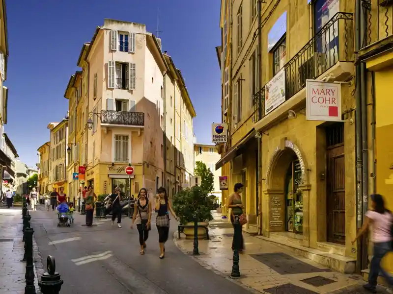 Auf Ihrer Studienreise in die Provence besuchen Sie auch Aix-en-Provence. Ihre Studiosus-Reiseleiterin verrät Ihnen, weshalb die Stadt regelmäßig die landesweit höchsten Werte in puncto Lebensqualität erhält.