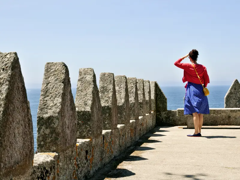 Im Süden der Rías Baixas liegt die Halbinsel Monterreal mit einer stolzen Festung, die den Parador de Baiona umklammert: eines unserer Domizile auf unserer Studienreise Galicien mit Flair.