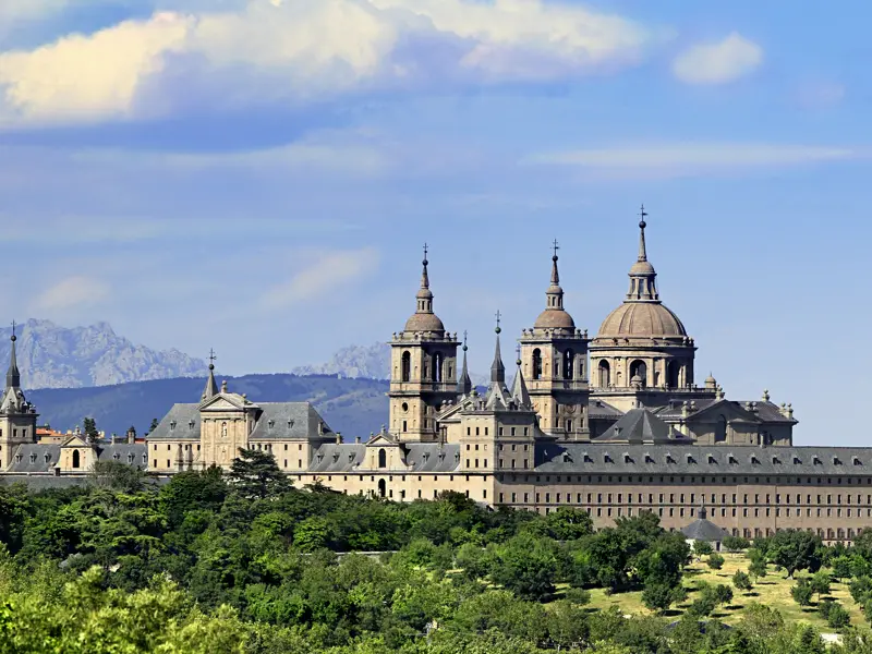 Auf unserer zehntägigen Studienreise durch Kastilien tauchen wir im Escorial hinter granitgrauen Mauern in die Welt Philipps II. ein - nur eine der sechs Stätten des UNESCO-Welterbes, die wir auf dieser Rundreise besuchen.