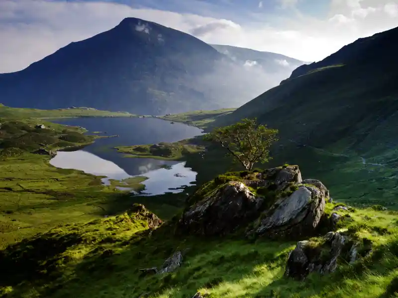 Im Snowdonia-Nationalpark können wir am Llanberis-Pass mit unseren Kameras die Aussicht einfangen. Ein Höhepunkt unserer Studienreise durch Wales ¿ auch im geografischen Sinn.