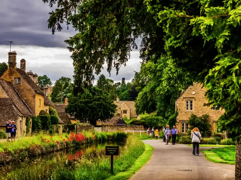 Auf unserer Rundreise durch Südengland machen wir in den charmanten Dörfern der Cotswolds Station.