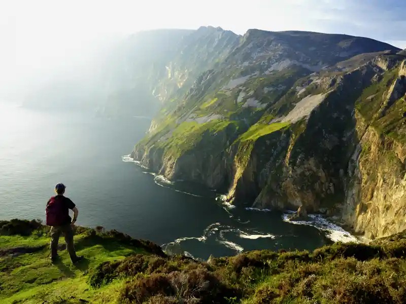 Auf unserer zweiwöchigen Wanderreise durch die Republik Irland und Nordirland gehen wir auch am Slieve League wandern. Die majestetischen Klippen im county Donegal sind in jedem Wetter beeindruckend.