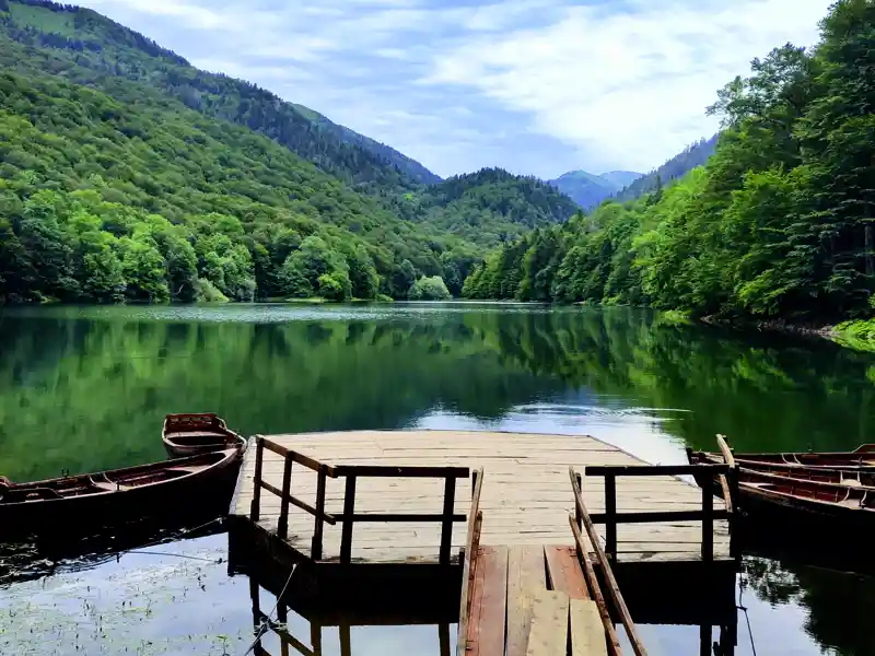 Einer der zahlreichen Seen in den fünf Nationalparks von Montenegro, die wir auf unserer achttägigen Studienreise besuchen.