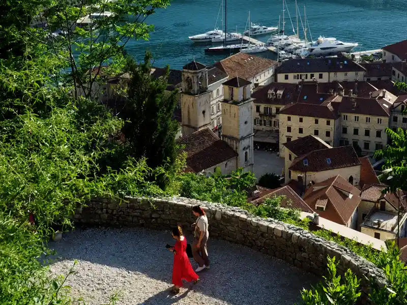 Die beeindruckende Bucht von Kotor (UNESCO-Welterbe): einer der Höhepunkte unserer achttägigen Studienreise durch Montenegro.