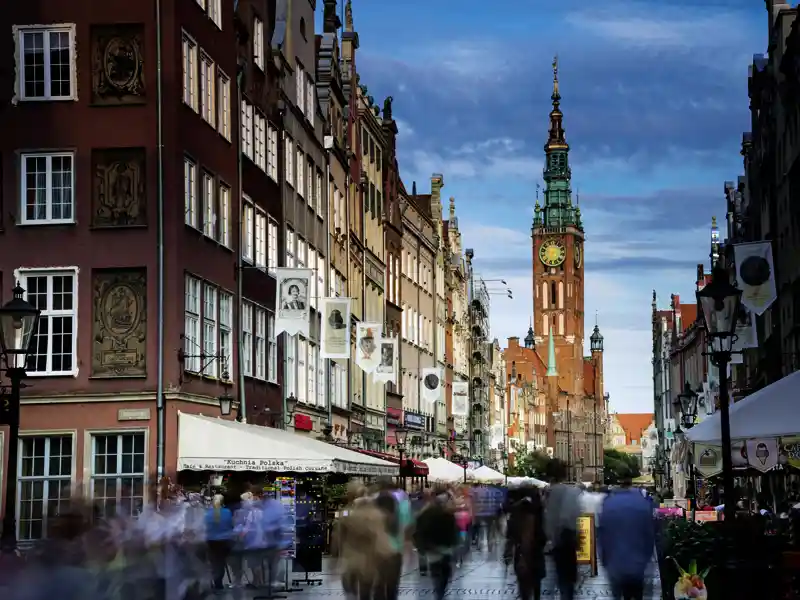 Während der Studienrundreise durch Polen übernachten und besichtigen wir die Hansestadt Danzig. Es gibt viel zu entdecken!