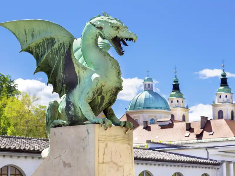 Fauchend begrüßt uns der Drache in Ljublkana, wenn wir auf unserer Genussreise durch Slowenien und die Steiermark hier Station machen.