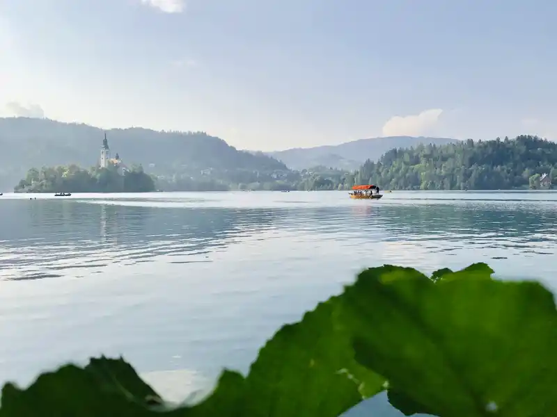 Die erste Station unserer Genussreise nach Slowenien und in die Steiermark: Bled und der Bleder See.