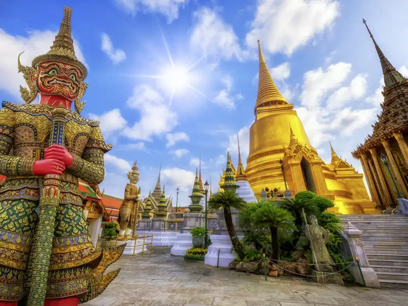 Sicherlich eines der Highlihts unserer Rundreise durch Thailand ist der Besuch des Tempels des Smaragdbuddhas in Bangkok