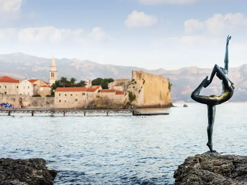 Bei Ihrer Reise genießen wir heute einen Tag in Budva, Montenegro. Erkunden Sie die Altstadt, die von einer fast vollständig erhaltenen Mauer umgeben ist.