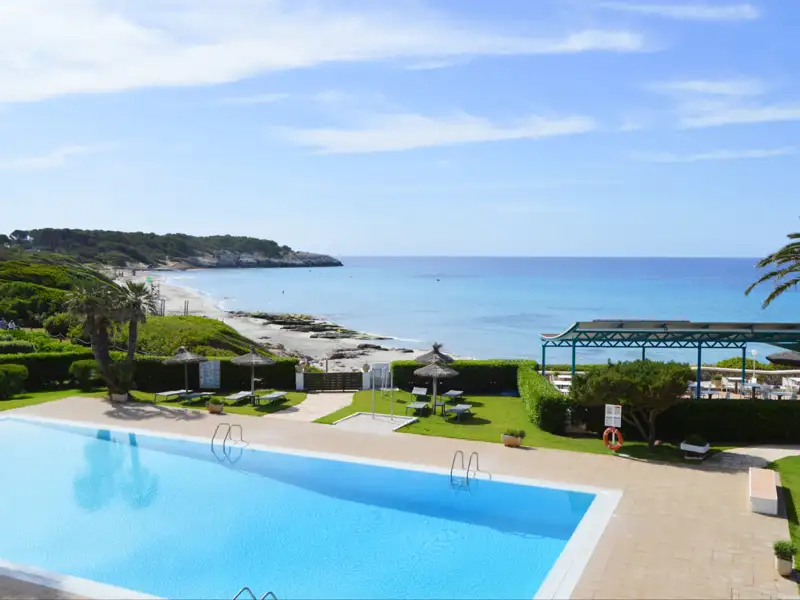 Pool und Strandblick