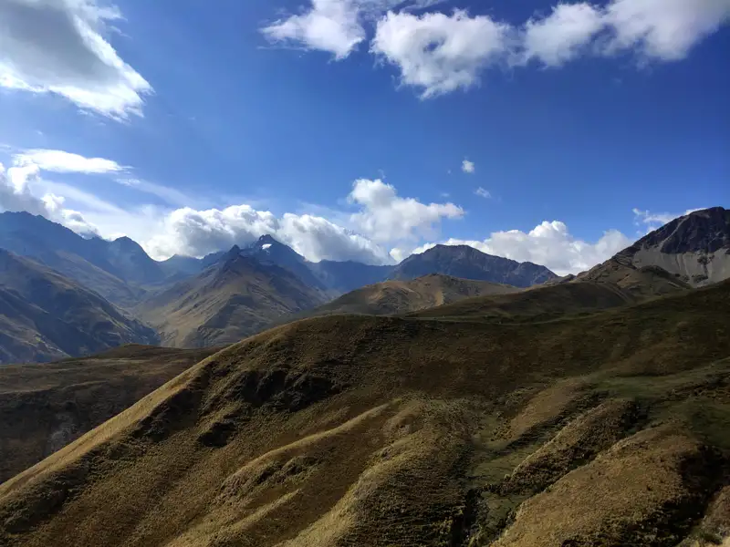 Berge und Wolken