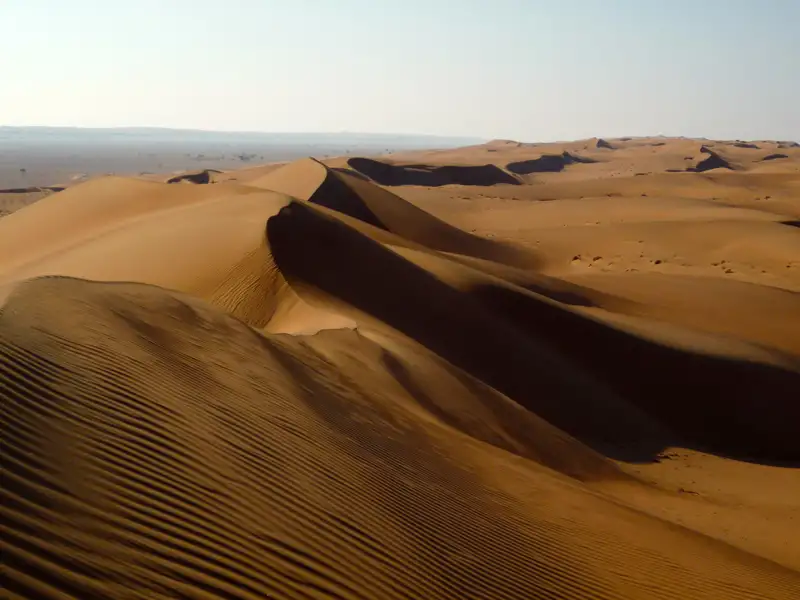 Ausgedehnte Sanddünenlandschaft.